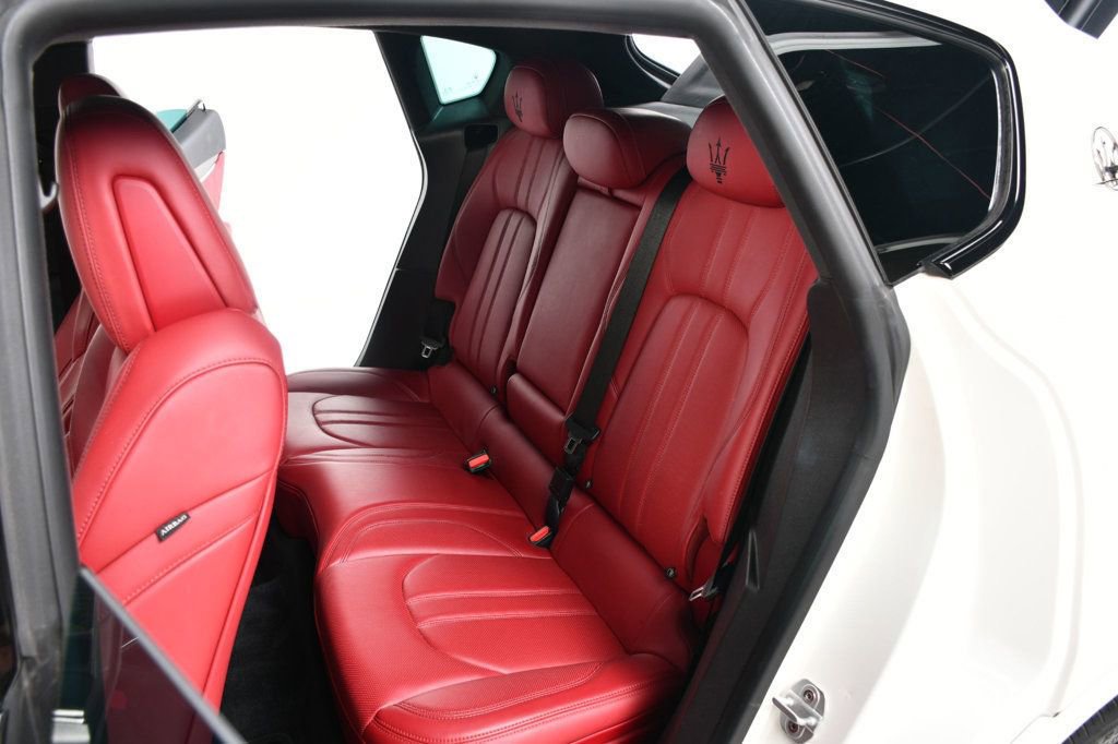 Used 2020 Maserati Levante GranSport image 35