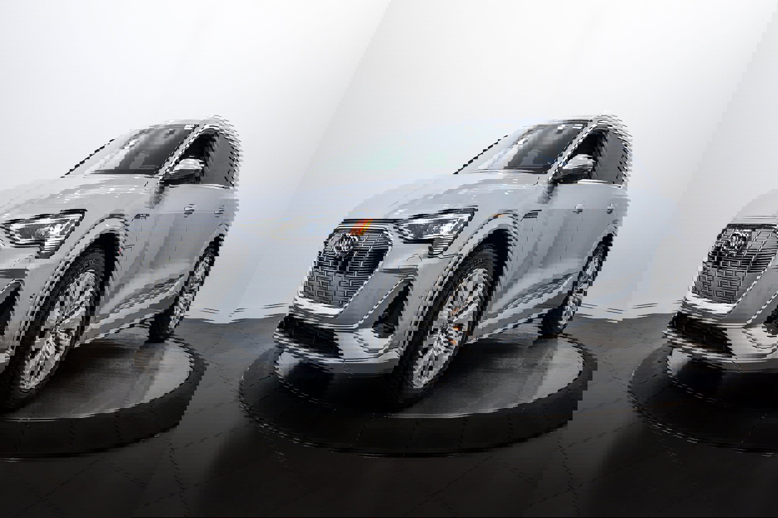 Certified 2023 Audi e-tron S Premium Plus AWD/4WD image 7