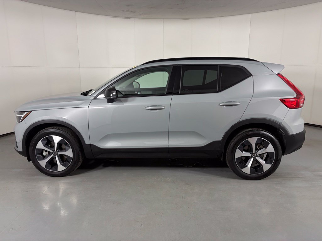 Used 2026 Volvo XC40 B5 Plus AWD/4WD image 5