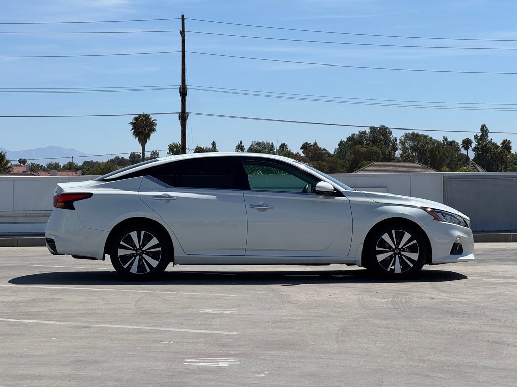 Used 2022 Nissan Altima 2.5 SL FWD image 41