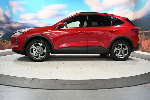 Used 2025 Ford Escape ST-Line Select AWD/4WD image 4