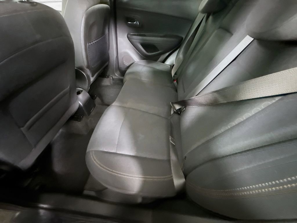 Used 2019 Chevrolet Trax LS image 24