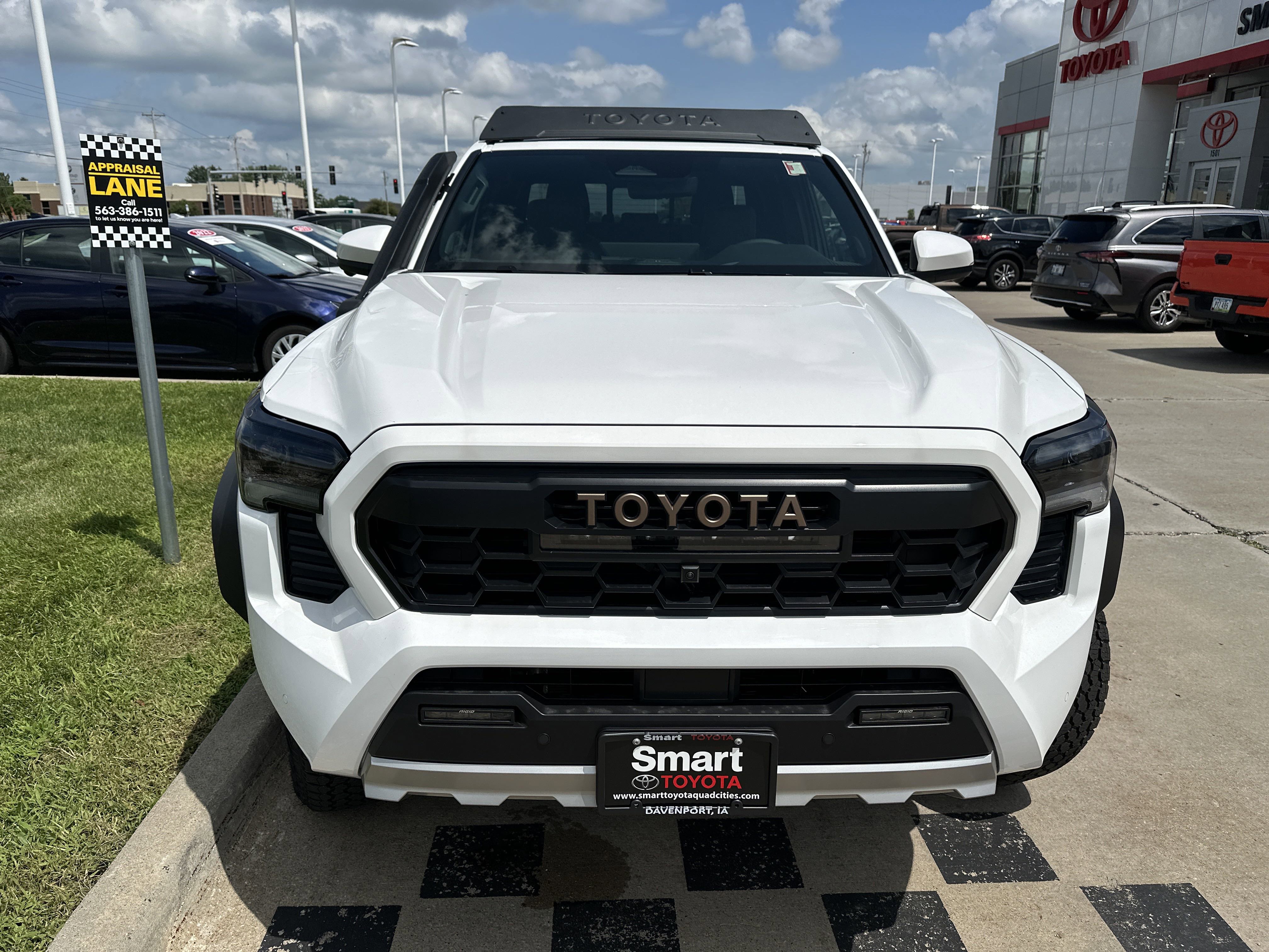 New 2025 Toyota Tacoma 4x4 Double Cab Hybrid image 2