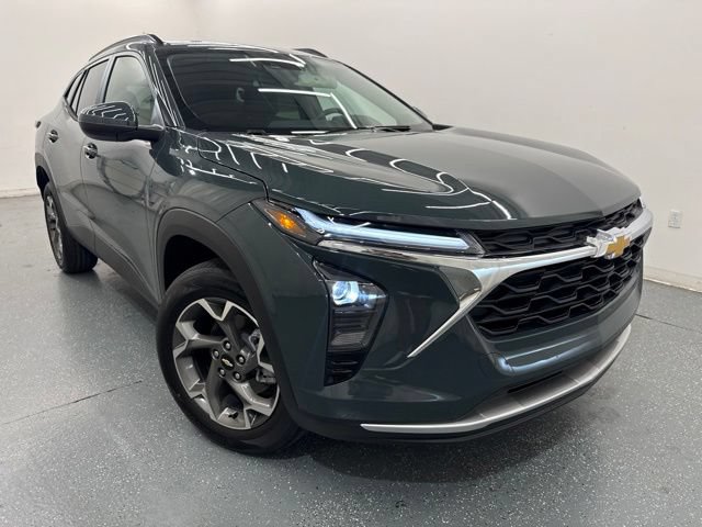 New 2026 Chevrolet Trax LT FWD image 3