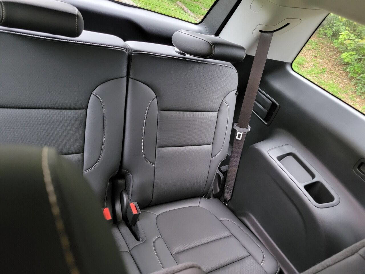 Used 2021 GMC Acadia SLT w/ Trailering Package FWD image 13