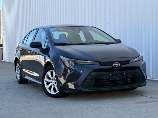 Used 2024 Toyota Corolla LE FWD image 2