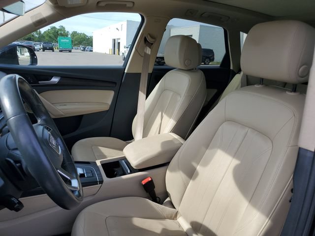 Used 2019 Audi Q5 2.0T Premium Plus w/ Premium Plus Package AWD/4WD image 5
