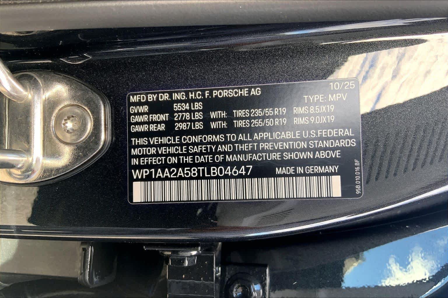 Used 2026 Porsche Macan AWD/4WD image 33