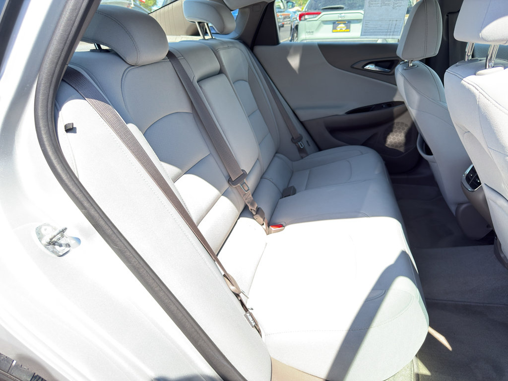 Used 2018 Chevrolet Malibu LT FWD image 18