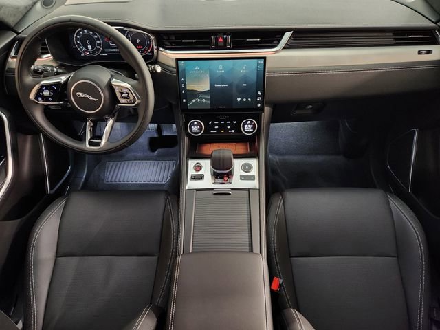New 2026 Jaguar F-PACE R-Dynamic S image 4