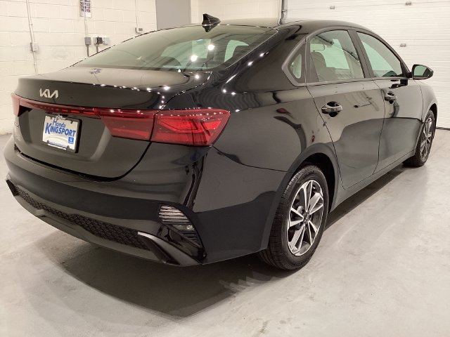 Used 2023 Kia Forte LXS FWD image 7