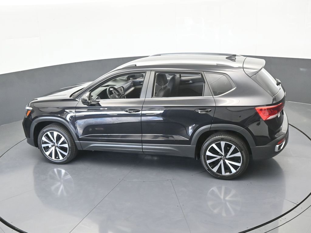 Used 2024 Volkswagen Taos SE image 49