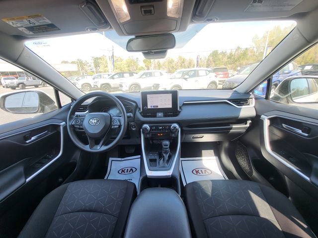 Used 2025 Toyota RAV4 XLE image 14