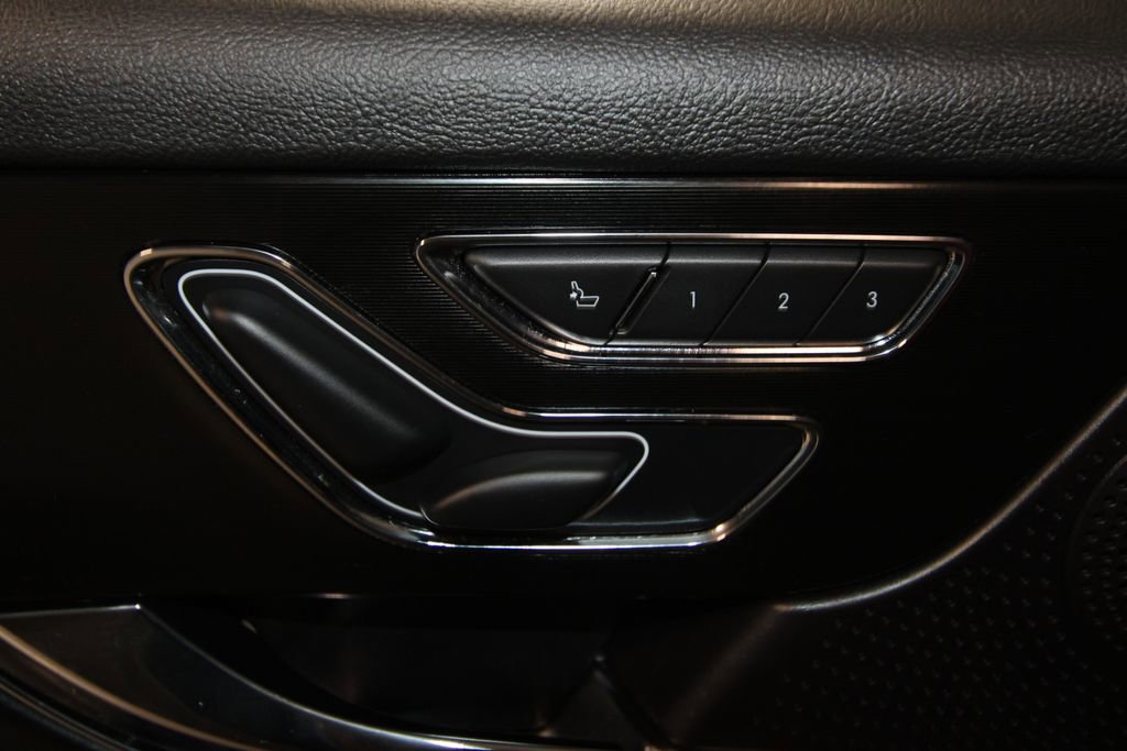 Used 2024 Lincoln Corsair Grand Touring w/ Equipment Group 301A image 9