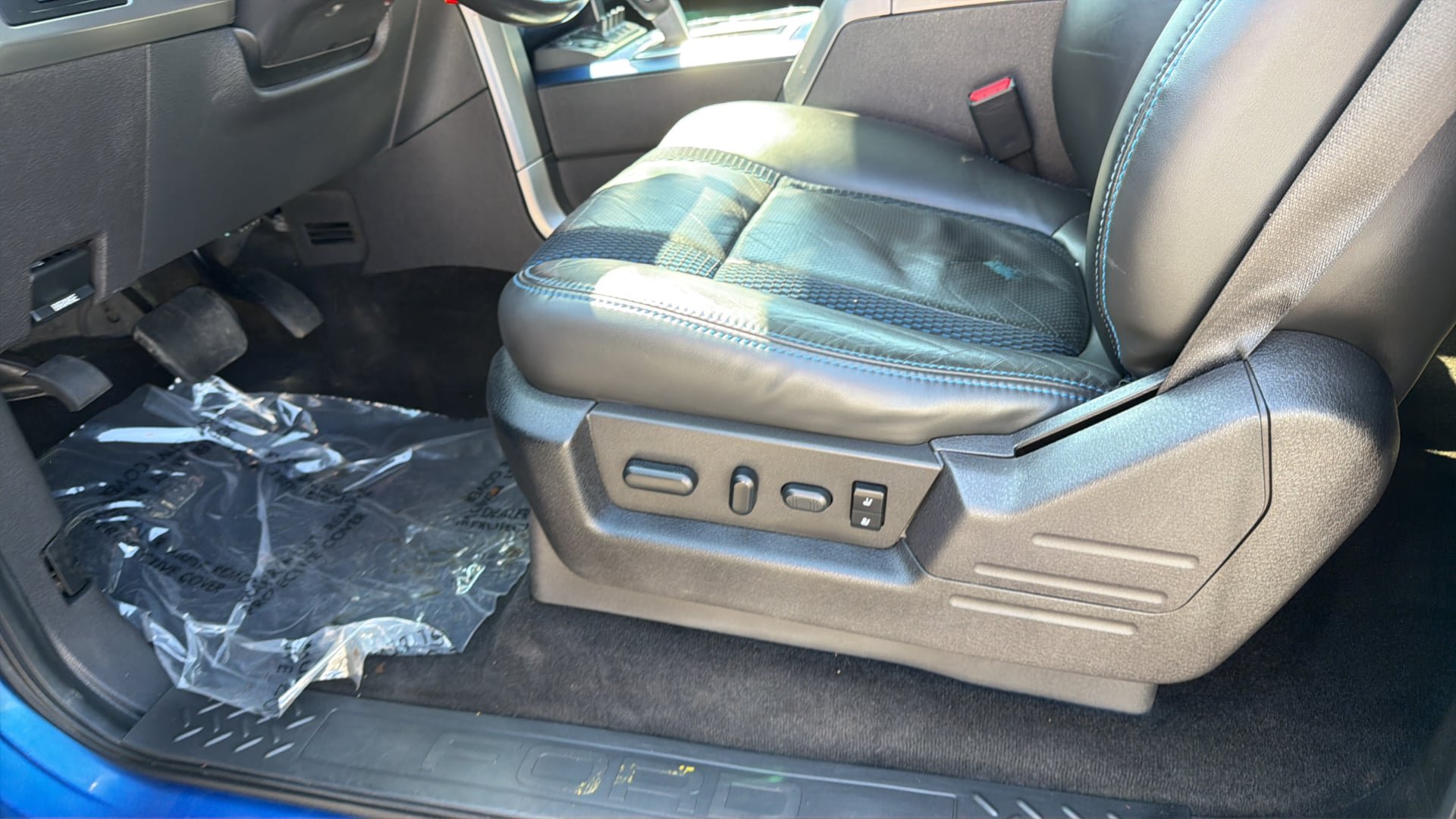 Used 2013 Ford F150 Raptor w/ Luxury Equipment Group AWD/4WD image 19