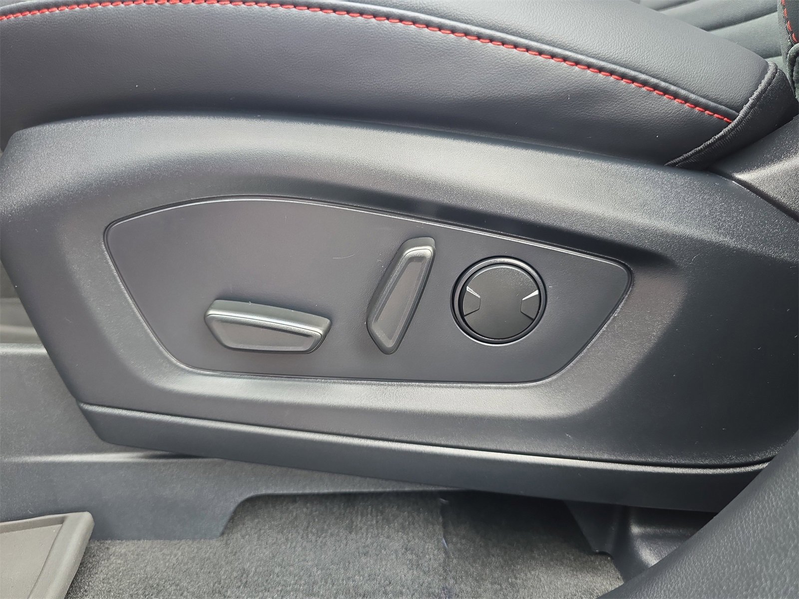 New 2026 Ford Explorer ST-Line w/ Premium Package image 16