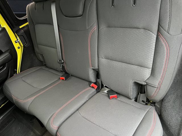 Used 2023 Jeep Wrangler Unlimited Rubicon w/ Cold Weather Group AWD/4WD image 13