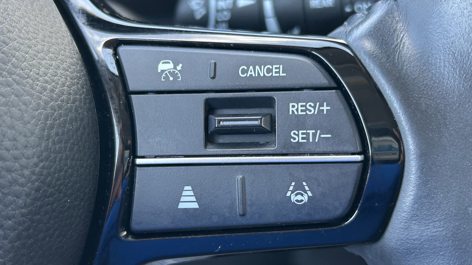 Used 2024 Honda HR-V EX-L image 23