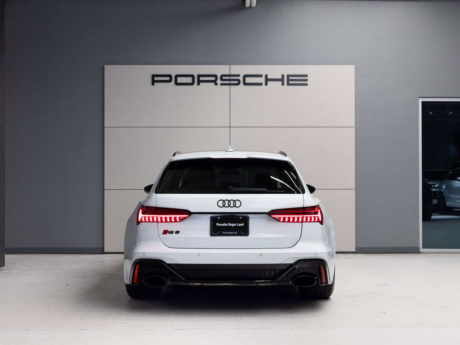 Used 2021 Audi RS 6 w/ Executive Package AWD/4WD image 6