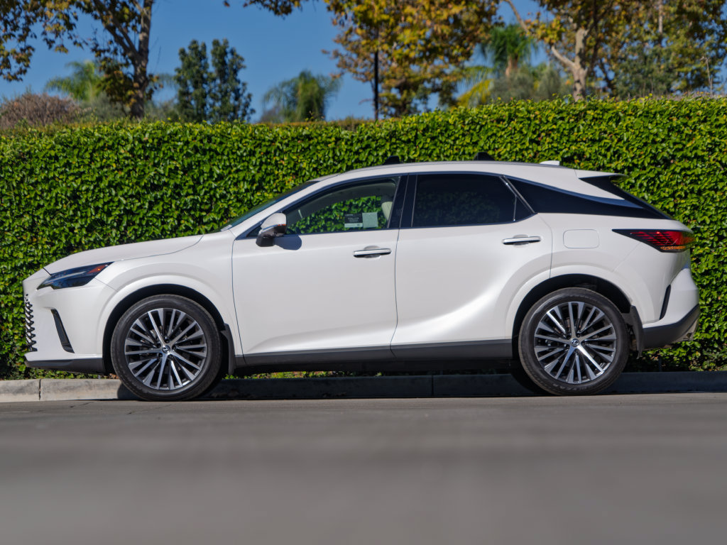 Certified 2023 Lexus RX 350 Premium Plus w/ Cold Area Package FWD image 9