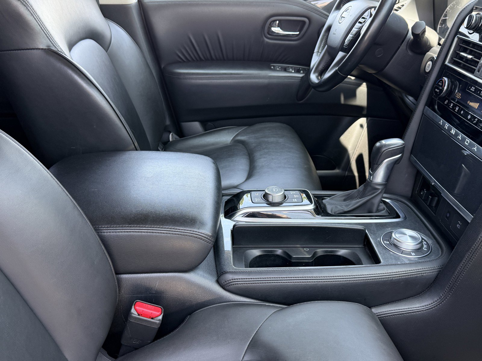 Used 2023 Nissan Armada SV AWD/4WD image 8