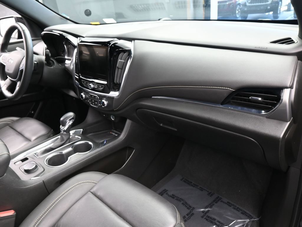 Used 2023 Chevrolet Traverse LT w/ Midnight/Sport Edition image 47