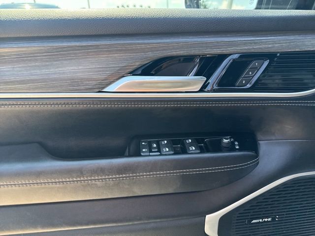 Used 2023 Jeep Wagoneer L Series II image 27