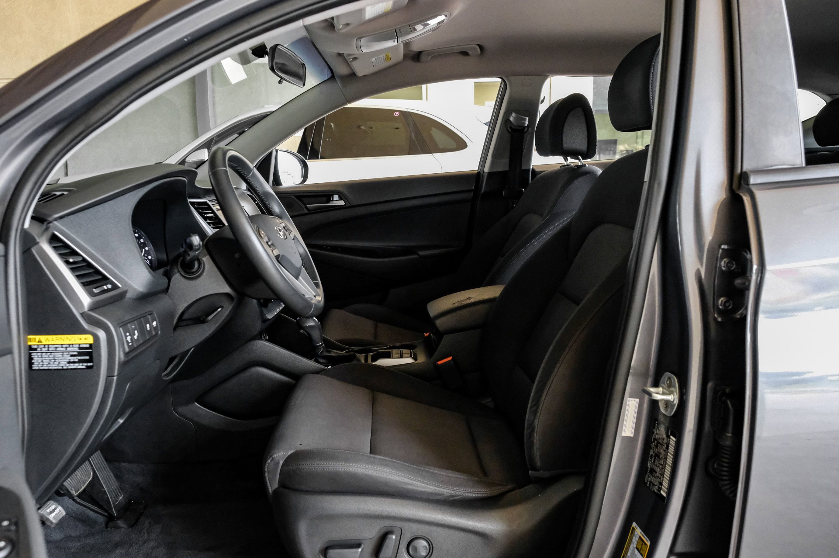 Used 2017 Hyundai Tucson Sport FWD image 3