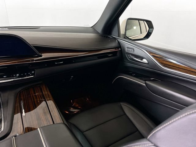 Used 2022 Cadillac Escalade Luxury w/ LPO, Floor Liner Package AWD/4WD image 27