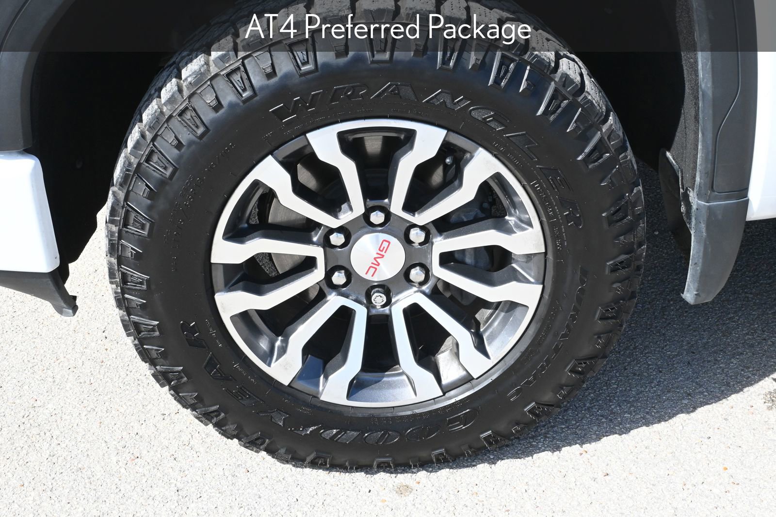 Used 2020 GMC Sierra 1500 AT4 w/ AT4 Premium Package image 7