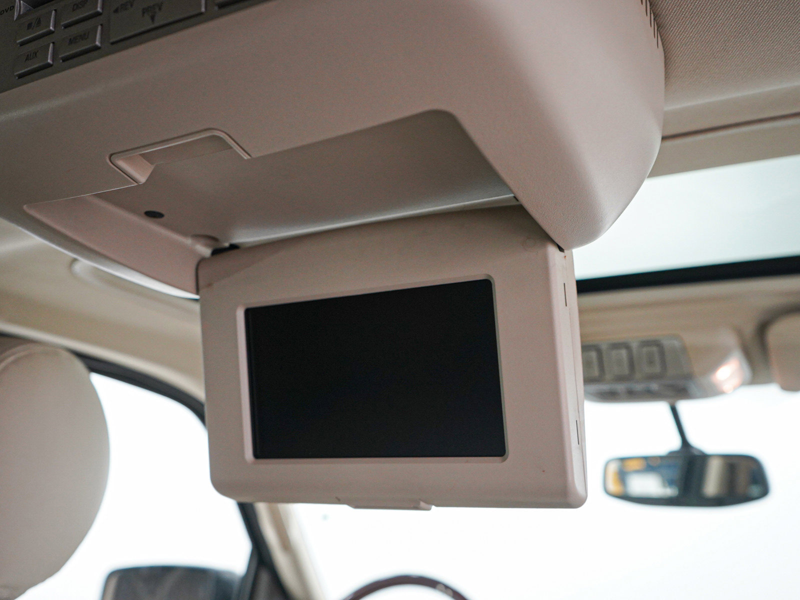 Used 2004 Lincoln Navigator Ultimate AWD/4WD image 17
