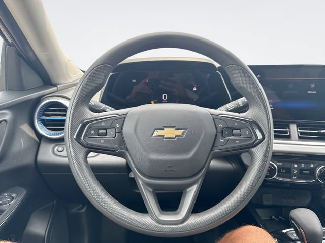 Used 2026 Chevrolet Trax LT FWD image 14