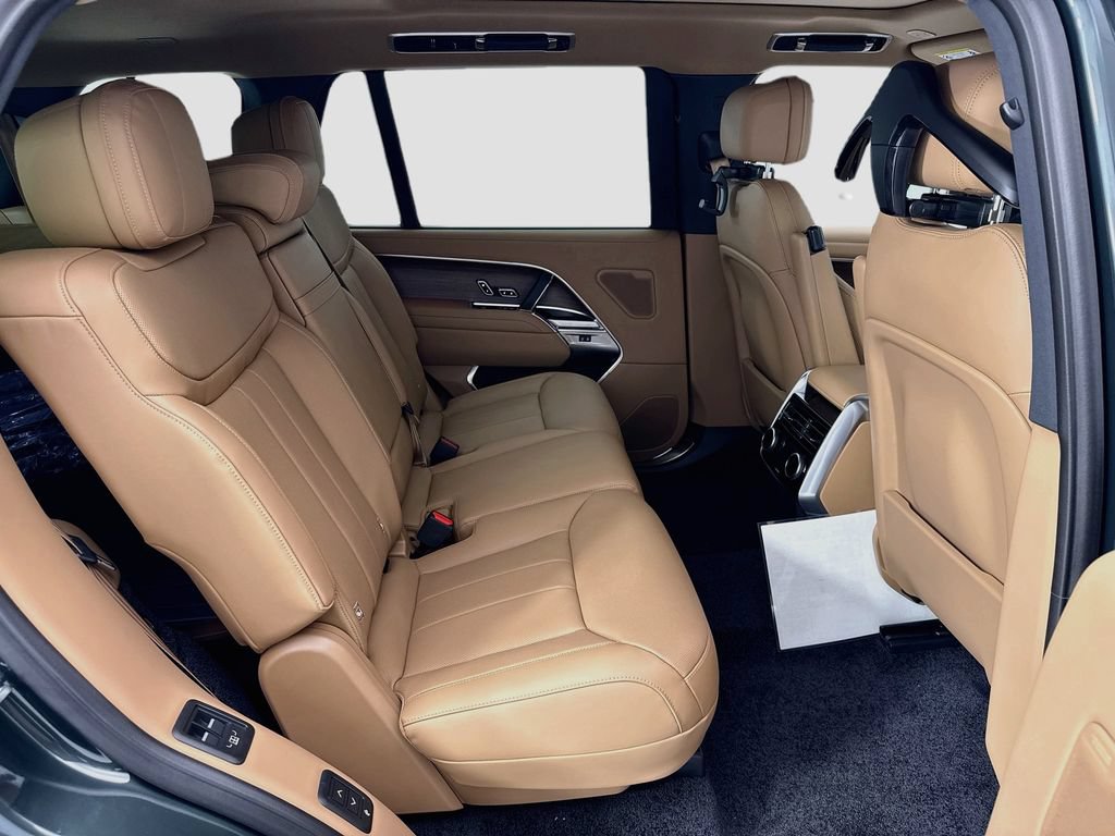 New 2026 Land Rover Range Rover Long Wheelbase SE AWD/4WD image 21