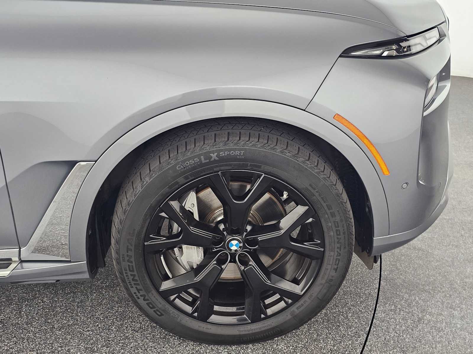 Used 2025 BMW X7 xDrive40i AWD/4WD image 9