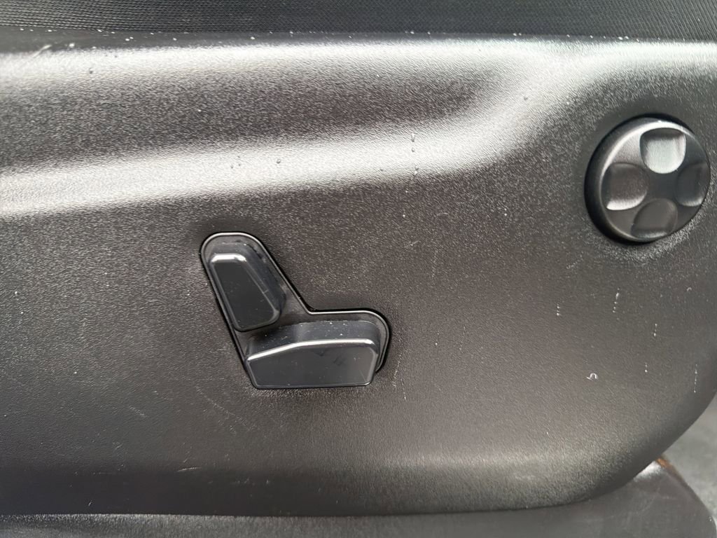 Used 2015 Jeep Grand Cherokee Limited image 22