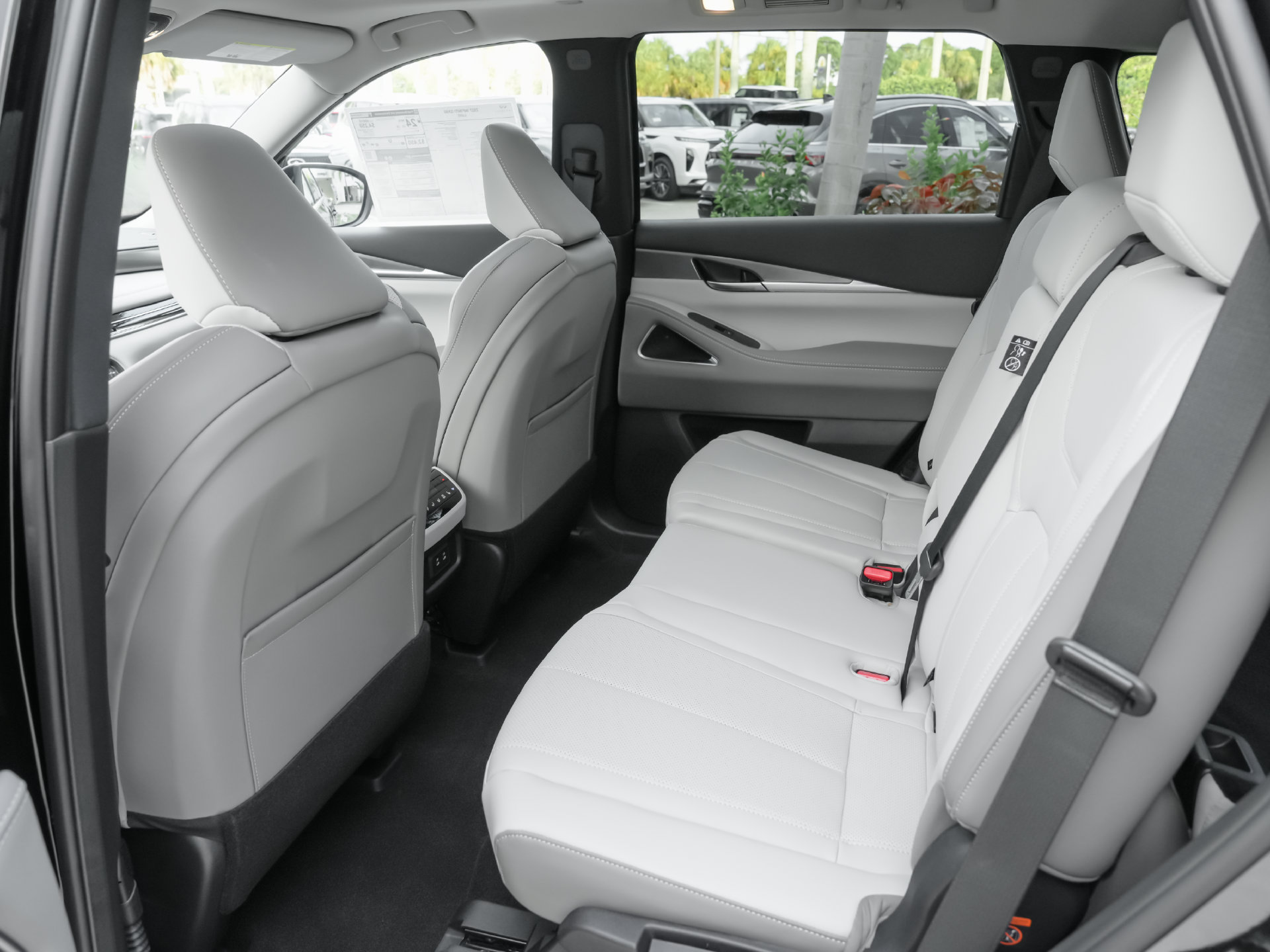 New 2027 INFINITI QX60 Luxe FWD image 28