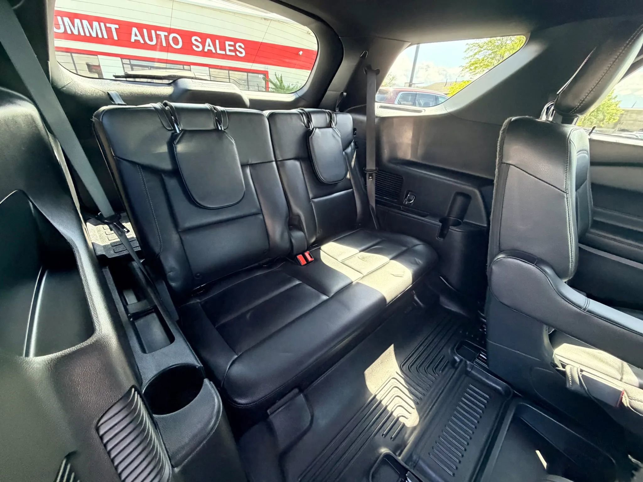 Used 2020 Ford Explorer XLT w/ Equipment Group 202A AWD/4WD image 24