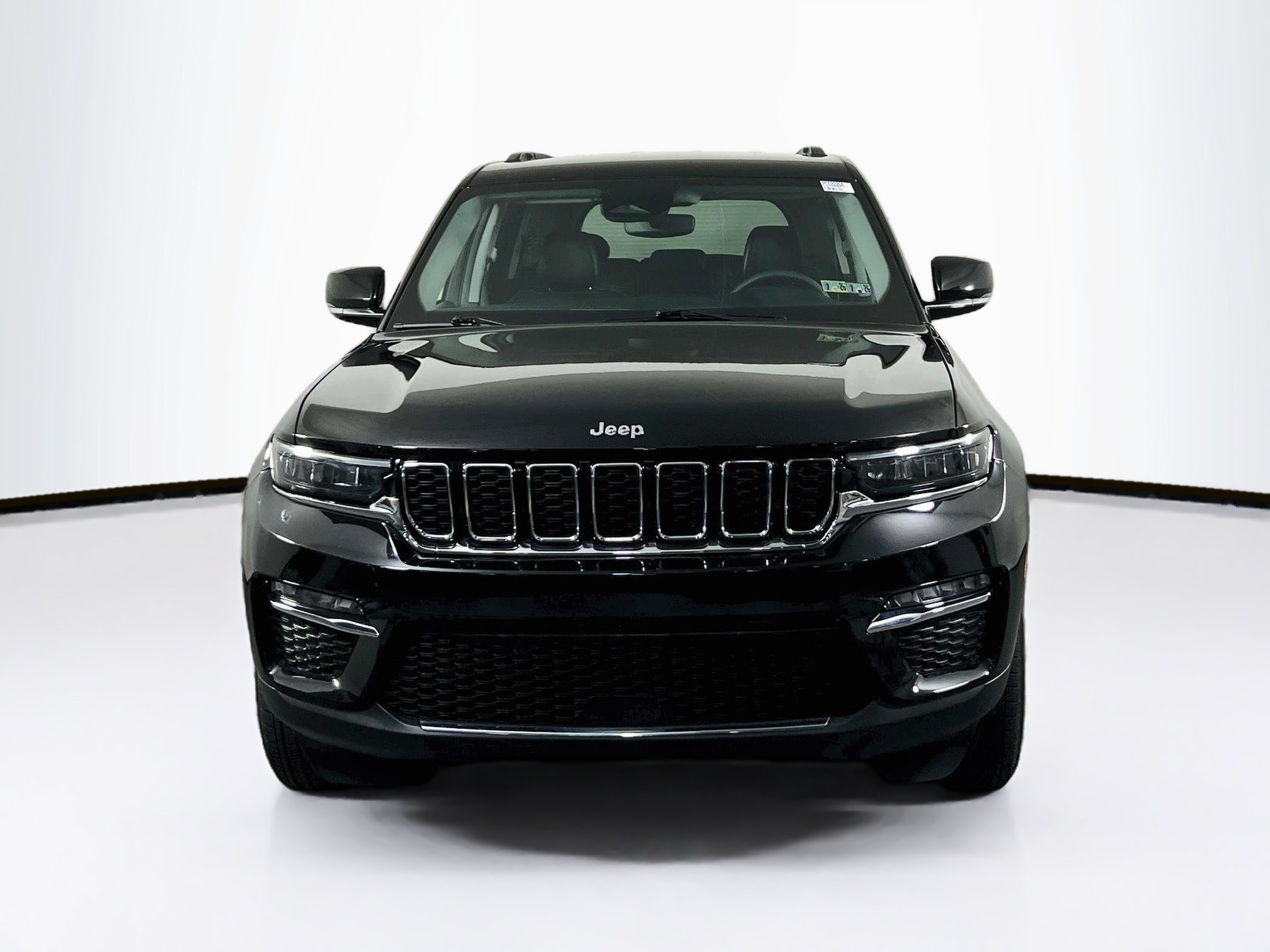 Used 2023 Jeep Grand Cherokee Limited AWD/4WD image 2