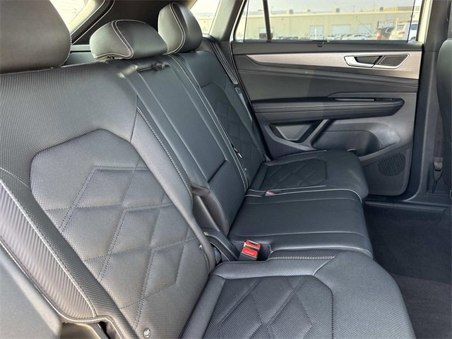 Certified 2025 Volkswagen Atlas Cross Sport SE image 17