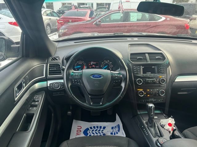Used 2016 Ford Explorer XLT AWD/4WD image 15