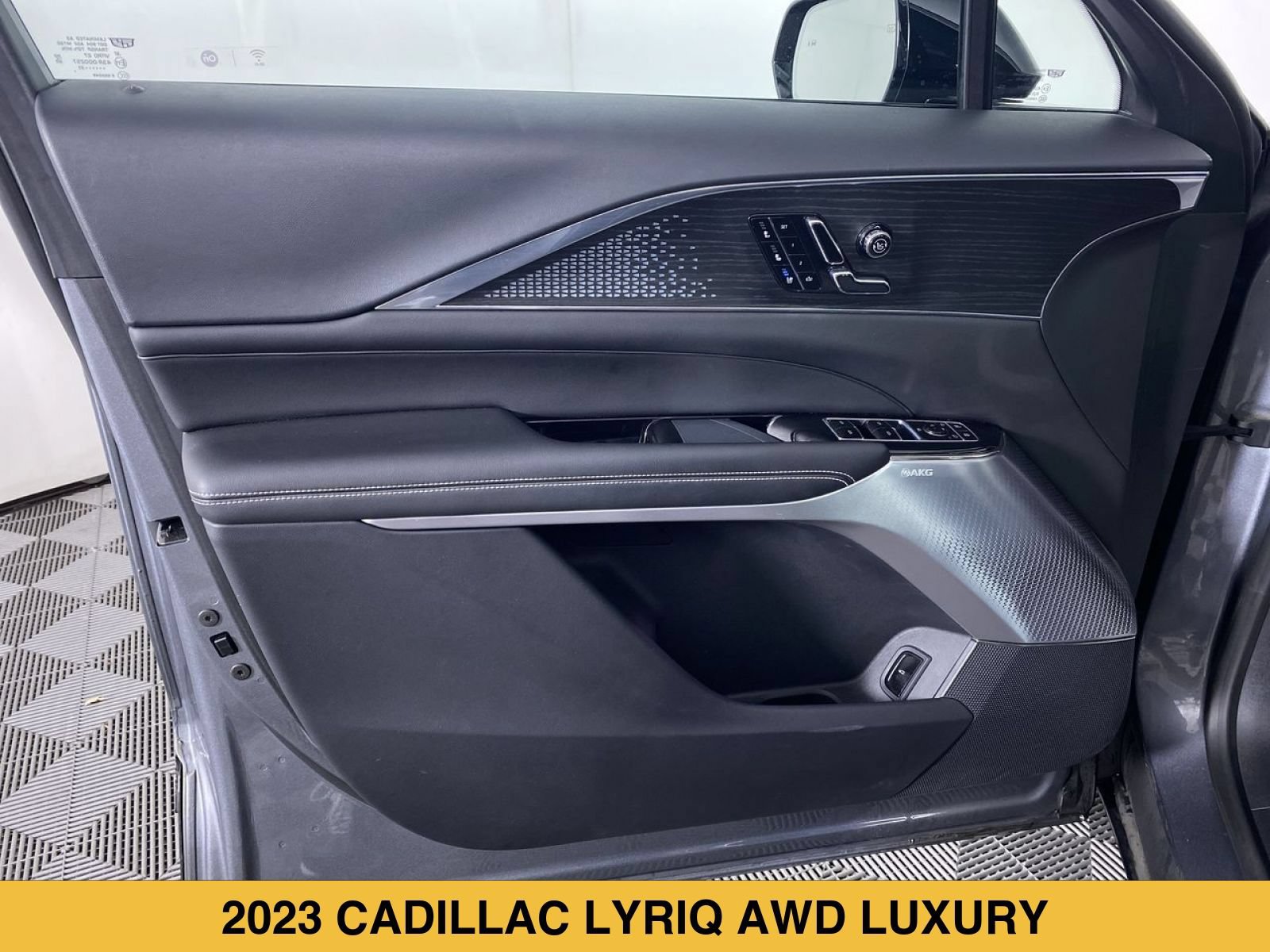 Certified 2023 Cadillac Lyriq AWD image 12
