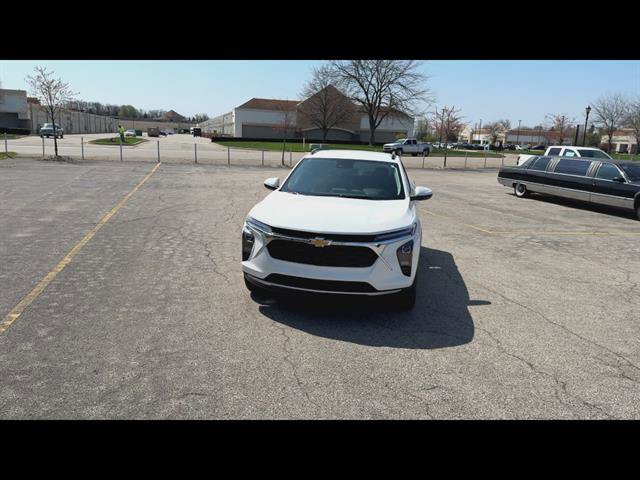 Used 2024 Chevrolet Trax LT w/ Driver Confidence Package FWD image 30