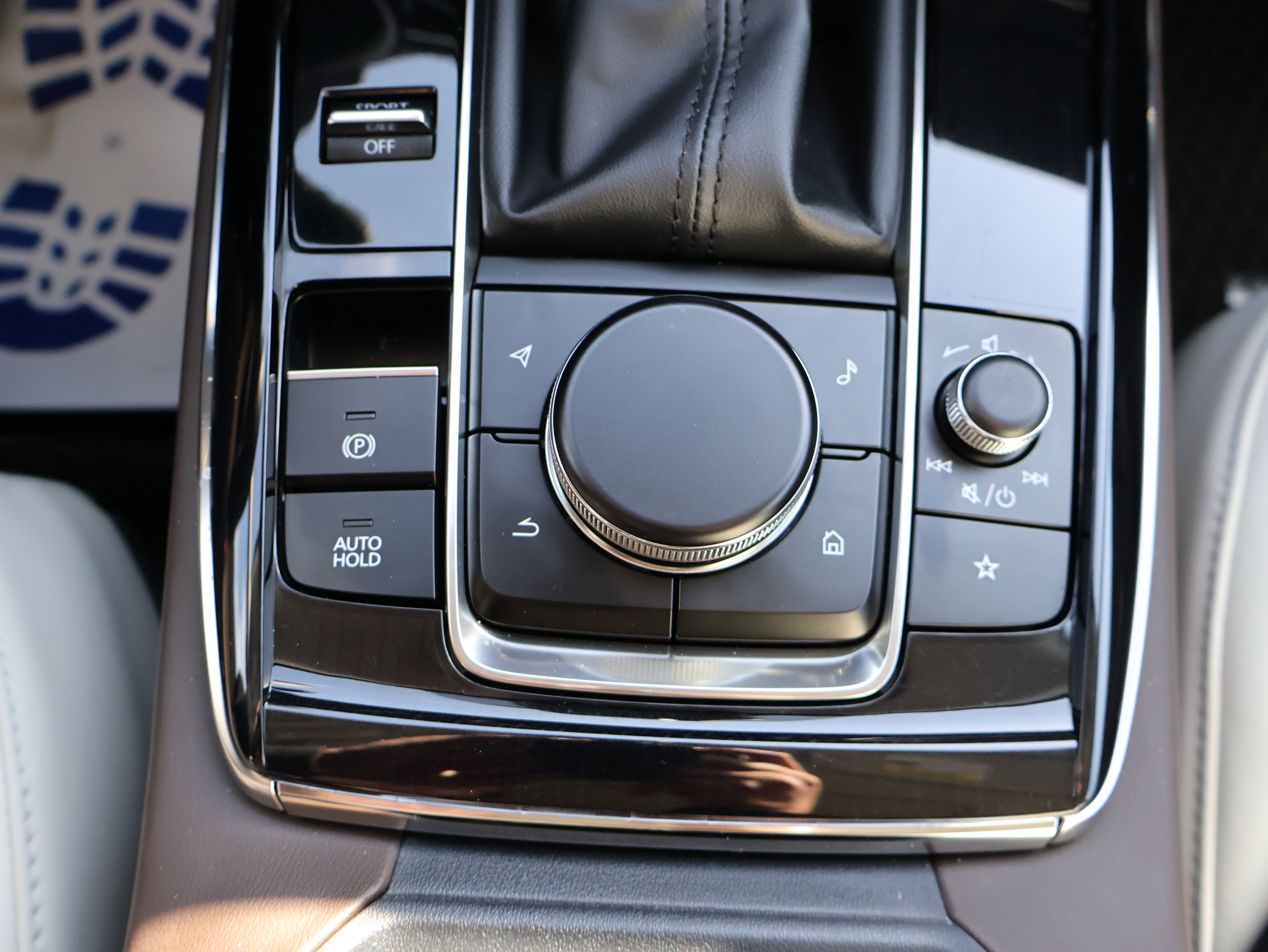 Certified 2025 MAZDA CX-30 2.5 Turbo w/ Premium Plus Pkg image 32