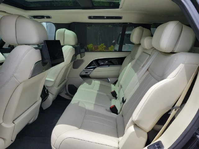 Used 2024 Land Rover Range Rover Long Wheelbase Autobiography AWD/4WD image 17