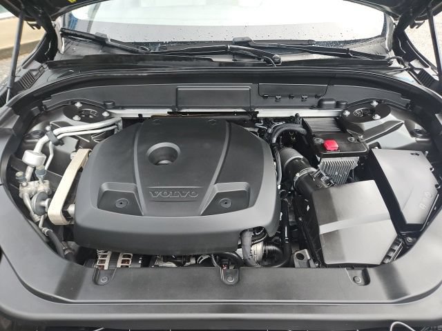 Used 2020 Volvo XC60 T5 Momentum FWD image 14