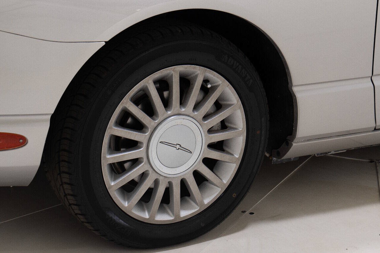 Used 2005 Ford Thunderbird RWD image 43