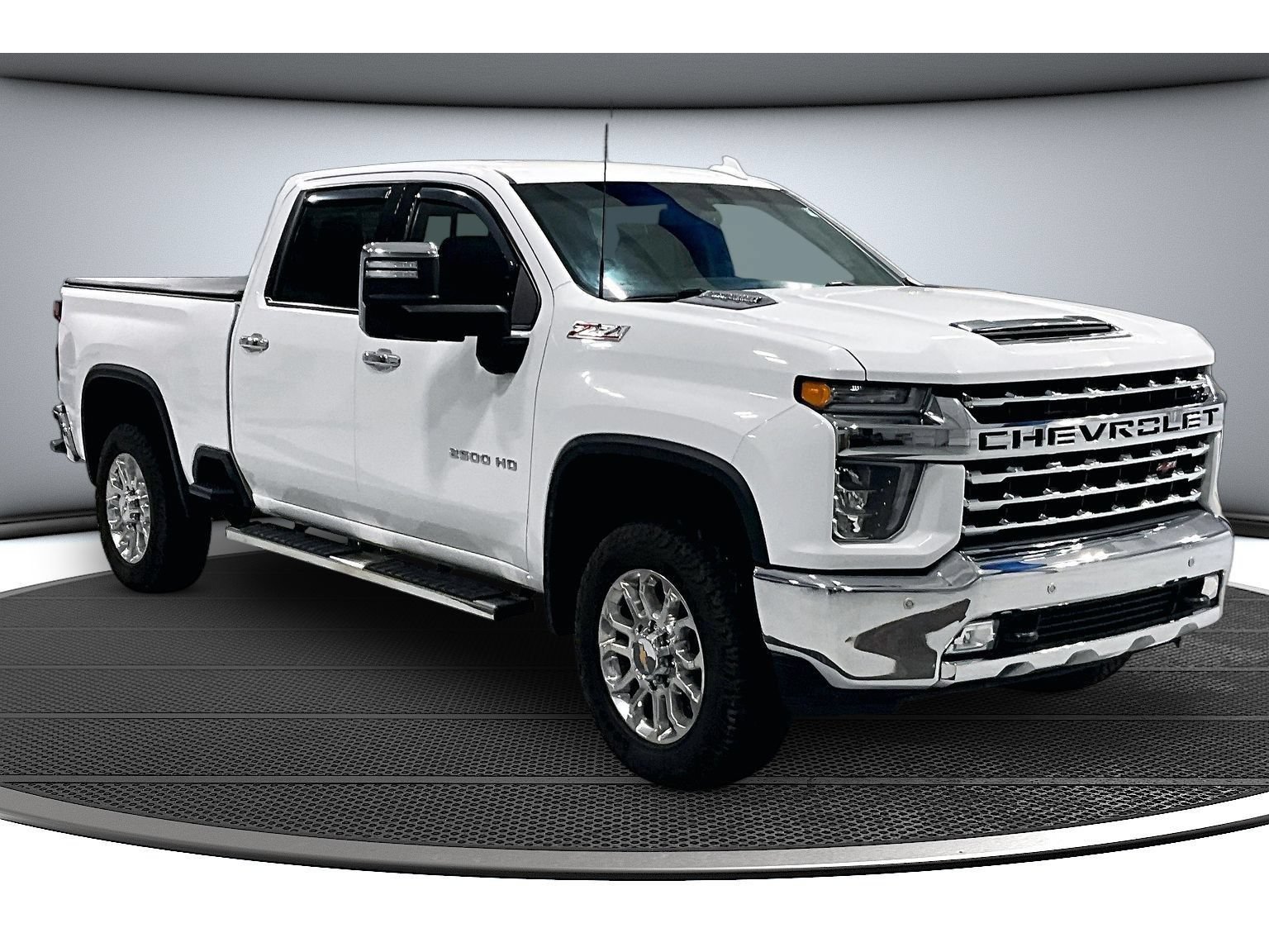 Used 2021 Chevrolet Silverado 2500 LTZ w/ LTZ Plus Package AWD/4WD image 2