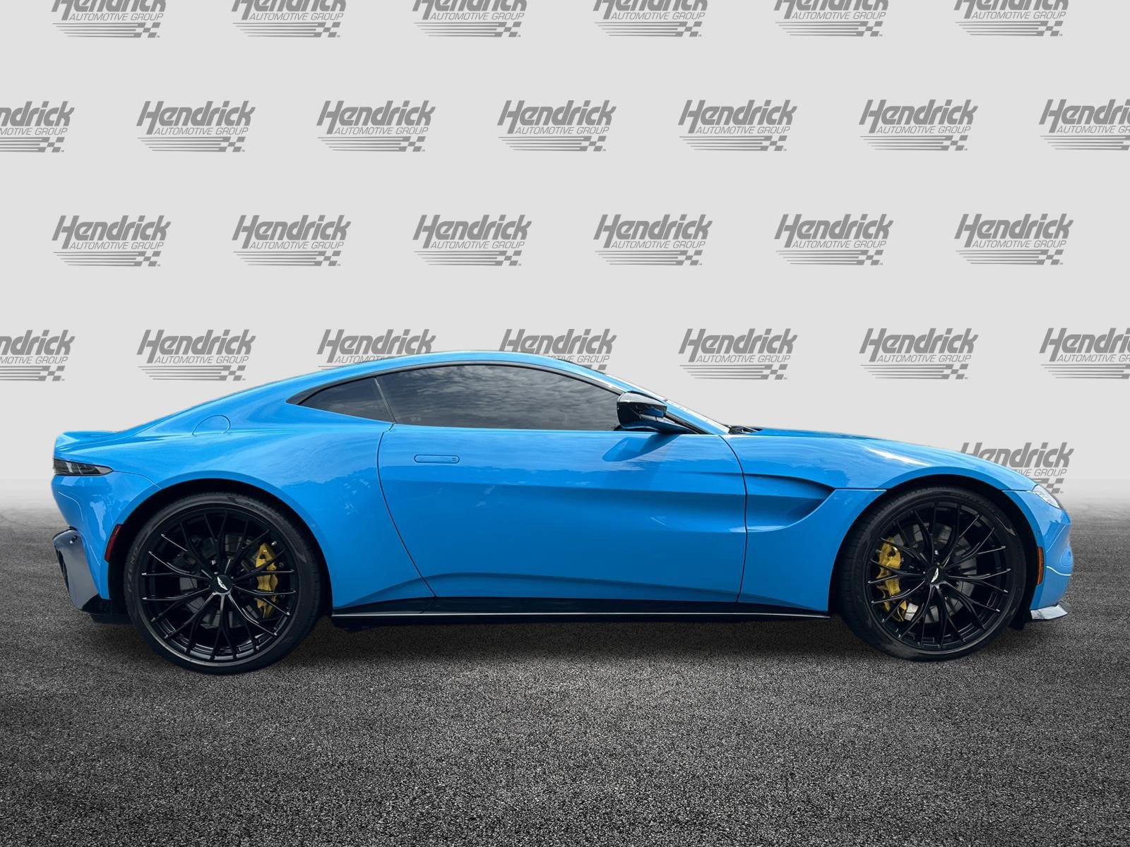Used 2023 Aston Martin V8 Vantage Coupe RWD image 11