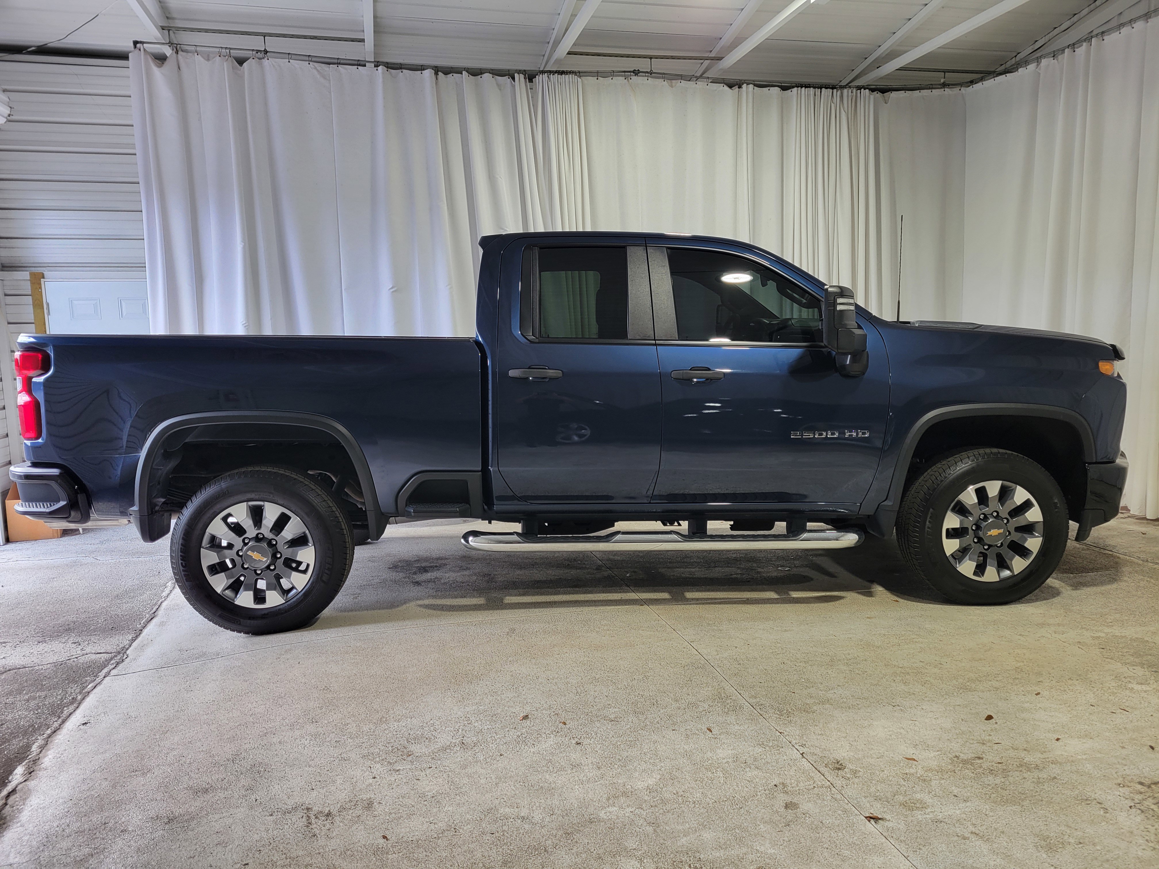 Used 2021 Chevrolet Silverado 2500 Custom w/ Custom Value Package image 4