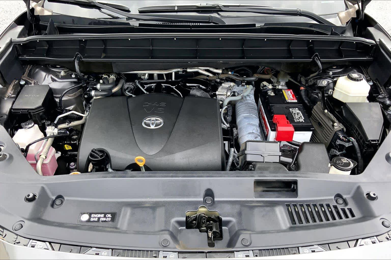 Used 2022 Toyota Highlander LE FWD image 30